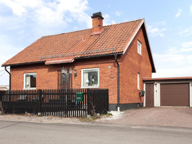 Solvägen 8
