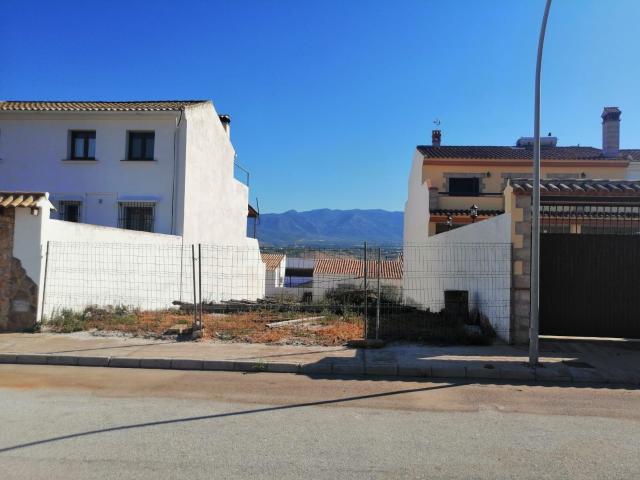 Solar ubicado en Torrealquería