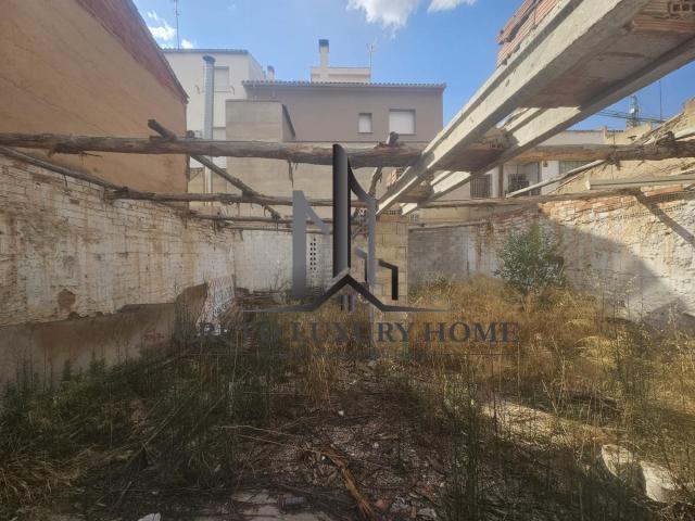 Solar urbano de 120 m2 en zona Cañicas, Albacete