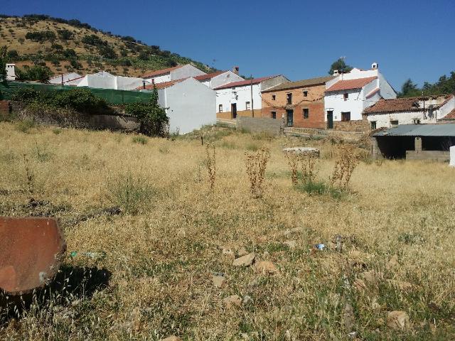 SOLAR URBANO DE 1577 M2 EN EL HOYO BELMEZ