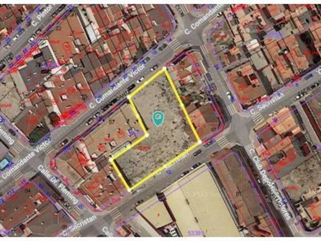 Solar urbano de 1.543 m² con doble fachada en el centro de Dolores Alicante
