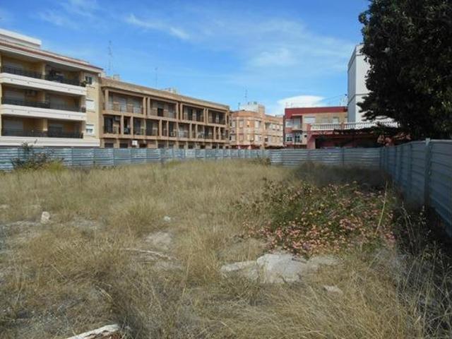 Solar urbano de 1.290 m2 a pasos de la playa en Sueca ️️