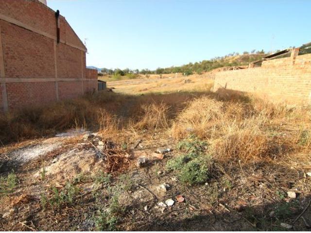 SOLAR URBANO DE 250 M2