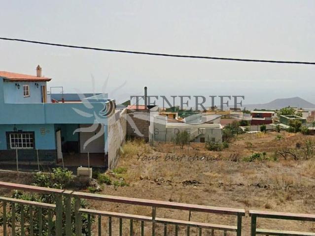 SOLAR URBANO EN ARAFO