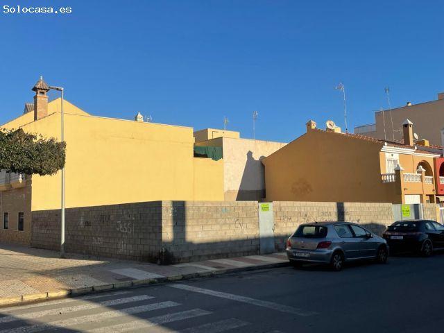 Solar urbano en Avda Albuñol