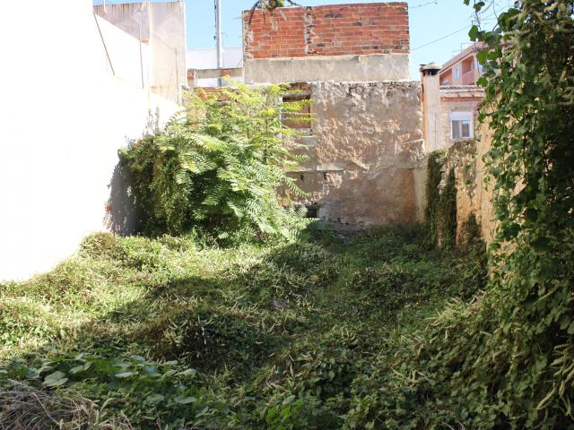Solar Urbano en el corazón de Benisano, cerca del famoso castillo