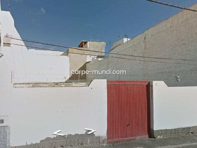 Exclusiva Parcela Urbana de 200 m2 en el Corazón de la Ciudad Puerto del Rosario