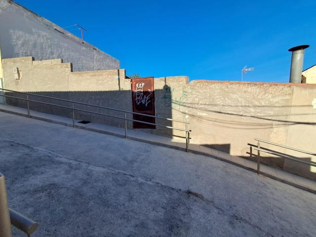SOLAR URBANO EN ROJALES