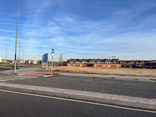 Solar urbano en venta. ÁVILA