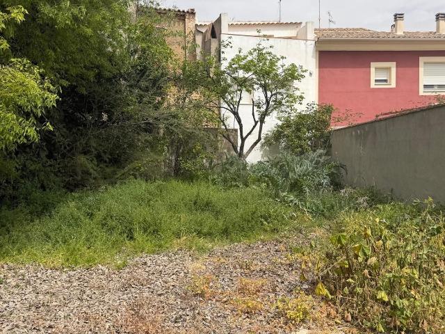 Solar urbano en venta en Villatoya, Albacete