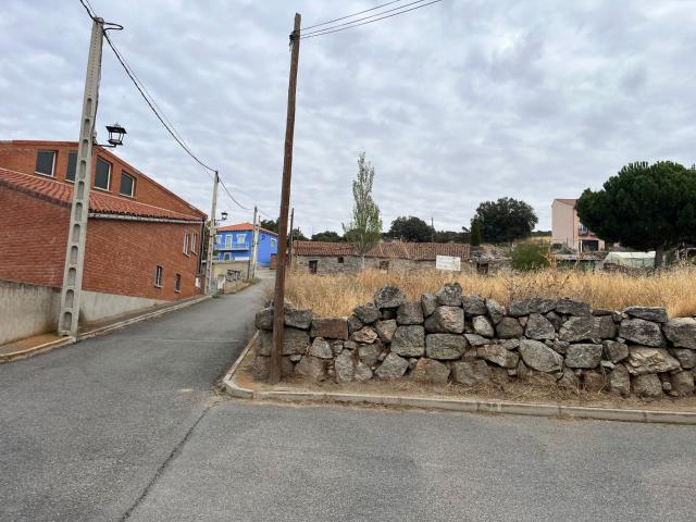 Solar urbano en venta. MUñOGALINDO