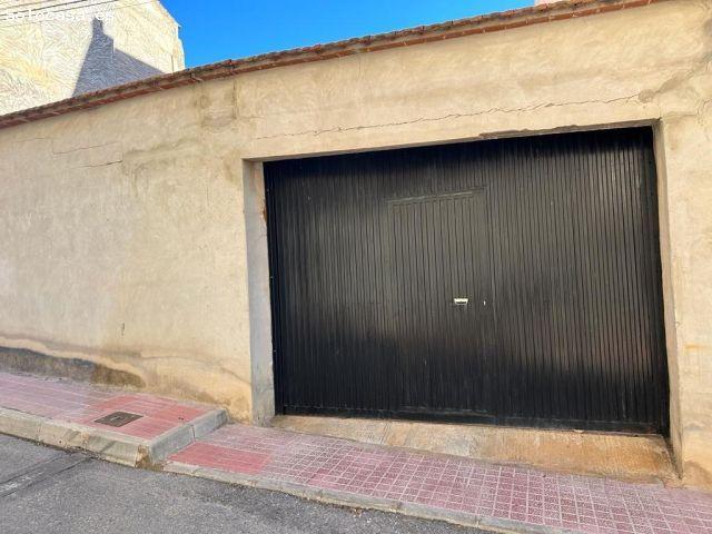 Solar con garaje parcela de 220 metros