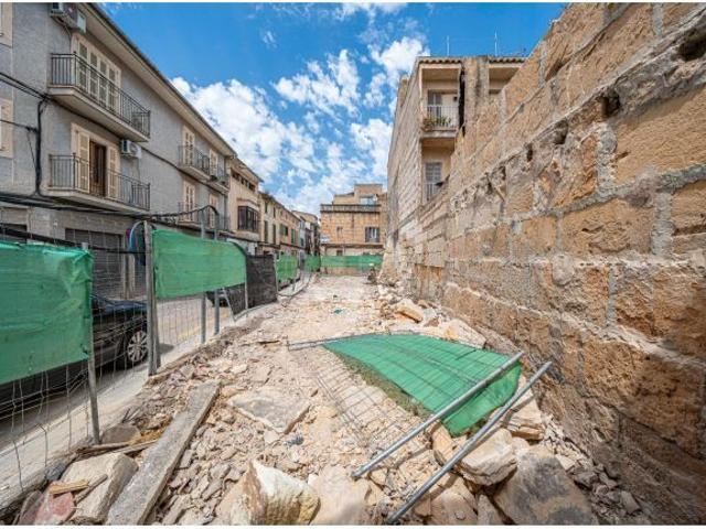 Solar con proyecto y licencia de obra en Manacor