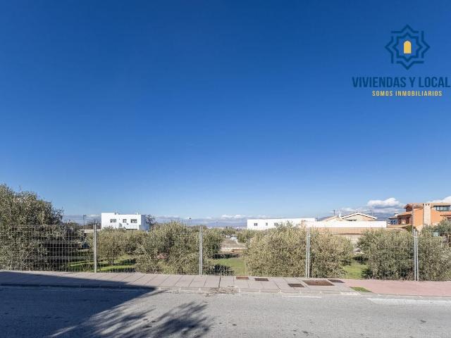 SOLAR CON USO RESIDENCIAL EN VENTA EN LA ZUBIA
