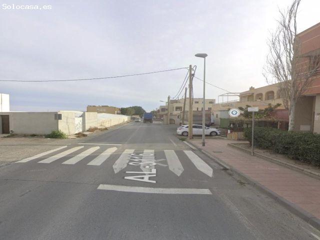 SOLAR CON VIVIENDA EN LOMA CABRERA