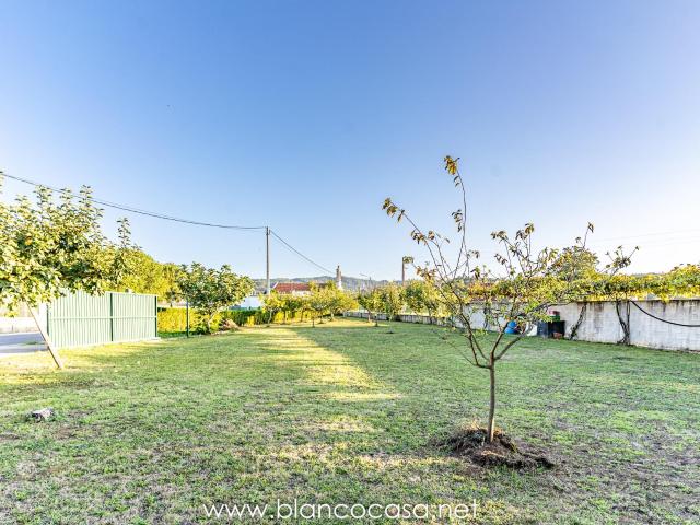 SOLAR de 1037 m2 a 9 min de CARBALLO– ¡Solo 55.000 €!