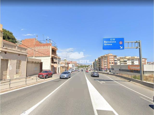 Solar de de 234m2, Nacional II de Pineda