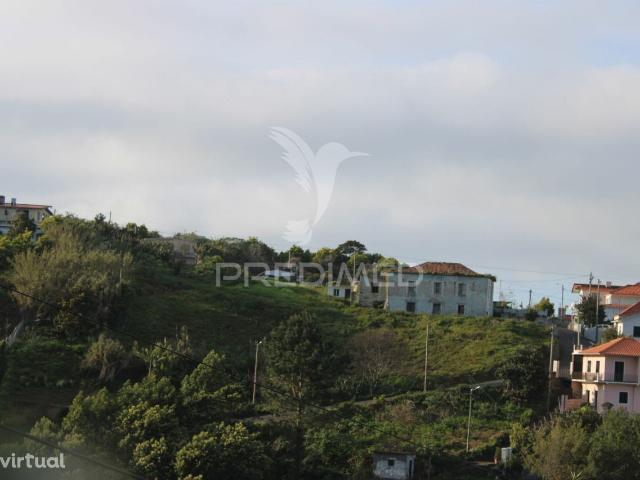 Solar em So Jorge, 2 pisos, em pedra, com 318m2