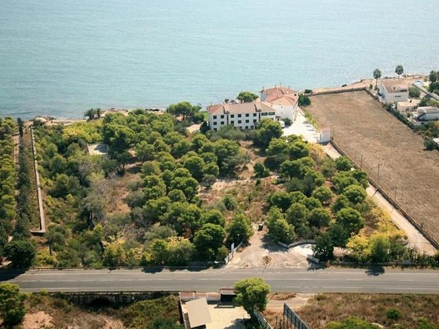 Solar en venta en Alcanar, de 13.500 m² por 640.000