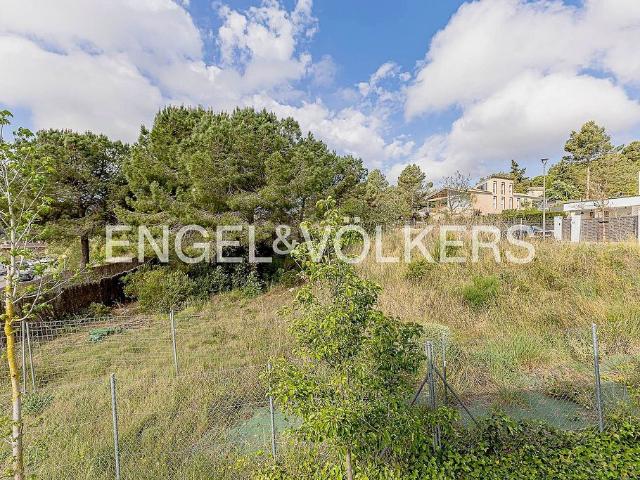 Solar en venta en Begues, de 683 m² por 189.000
