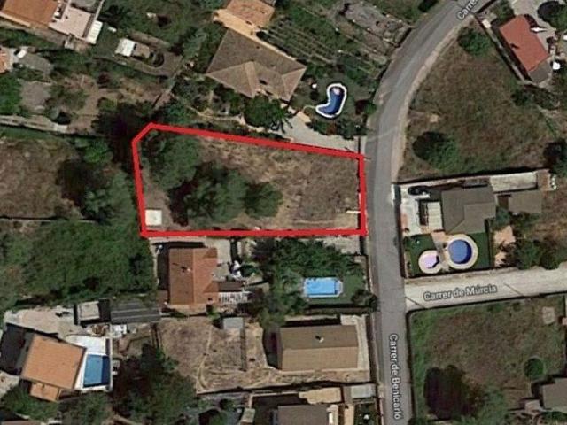 Solar en venta en Canyelles, de 961 m² por 140.000