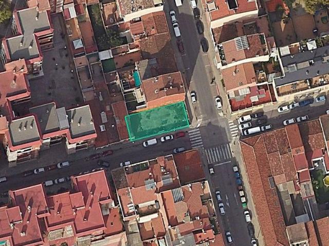 Solar en venta en calle De Balmes, Sabadell, de 910 m² por 632.500