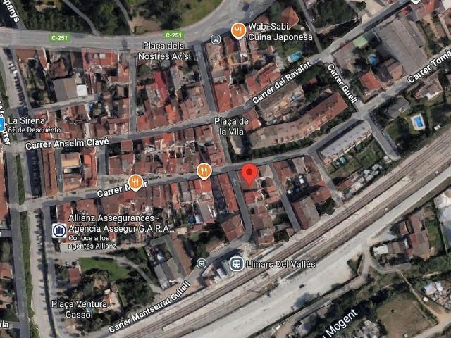Solar en venta en calle De L'estació, Llinars del Valles, de 271 m² por 500.000