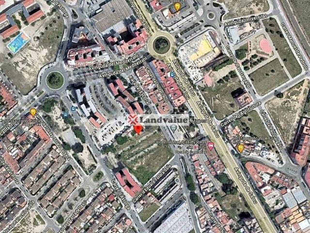 Solar en venta en calle Batista I Roca, Reus, de 2.761 m² por 331.000
