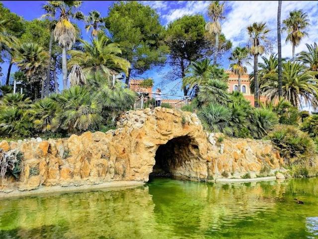 Solar en venta en calle Dels Pollancres, Sant Boi de Llobregat, de 180 m² por 419.900