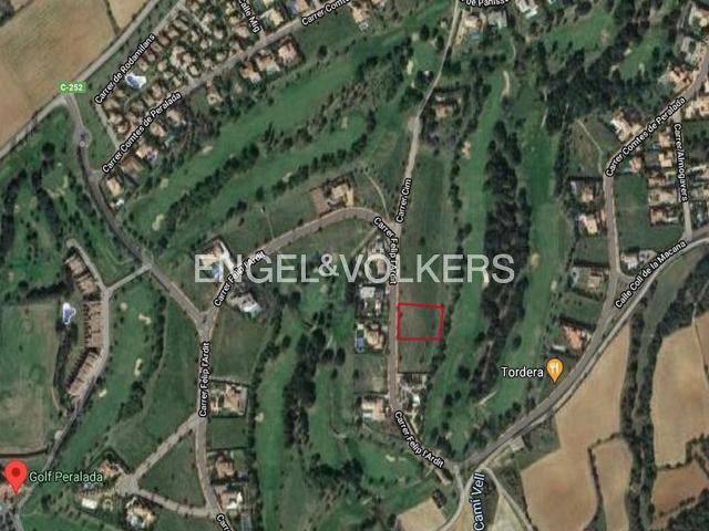 Solar en venta en calle Felip L'ardit, Peralada, de 871 m² por 400.000
