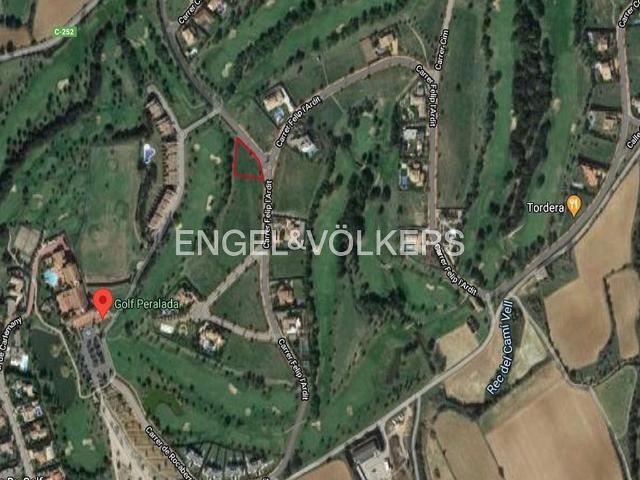 Solar en venta en calle Felip L'ardit, Peralada, de 946 m² por 523.770