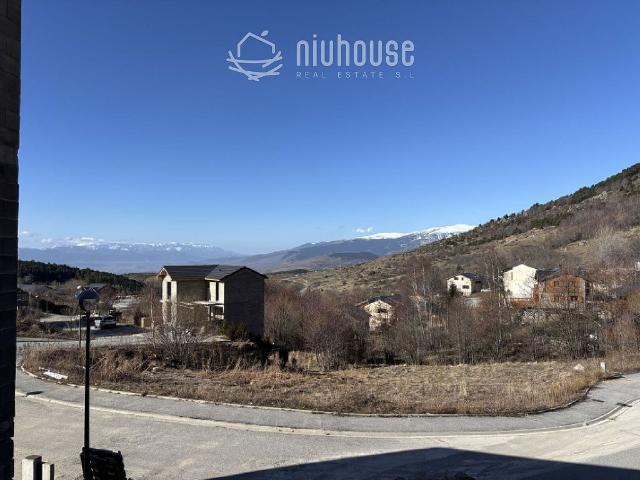 Solar en venta en calle Ferdinand Lesseps, Font Romeu Odeillo Via, de 126 m² por 90.000