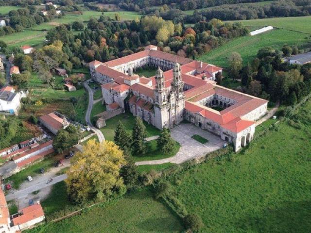 SOLAR EN VENTA EN SOBRADO DOS MONXES