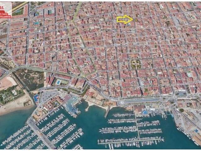 SOLAR EN CENTRO DE TORREVIEJA, CERCA DEL MAR