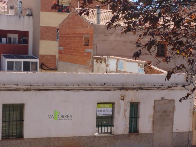 SOLAR EN EL BARRIO DE SAN JULIÁN