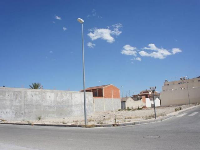 ¡ EXCELENTE OPORTUNIDAD ! Solar en Granja de Rocamora