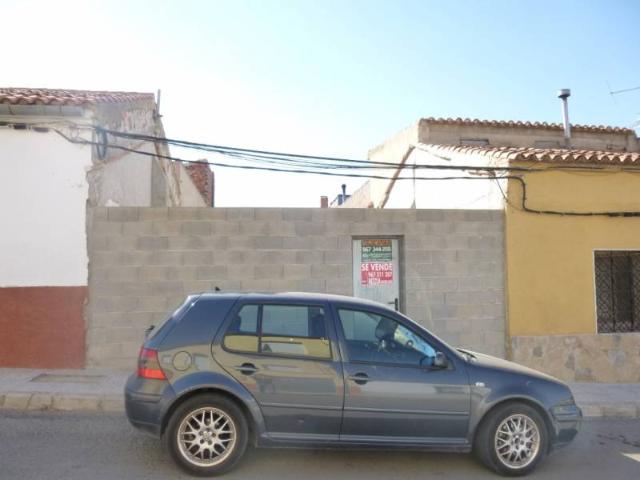 SOLAR EN LAS FUENTECICAS