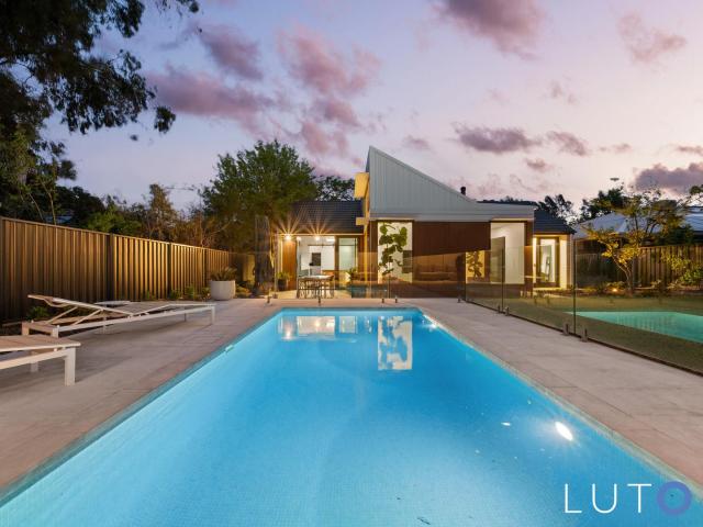 Solar passive Inner North Retreat