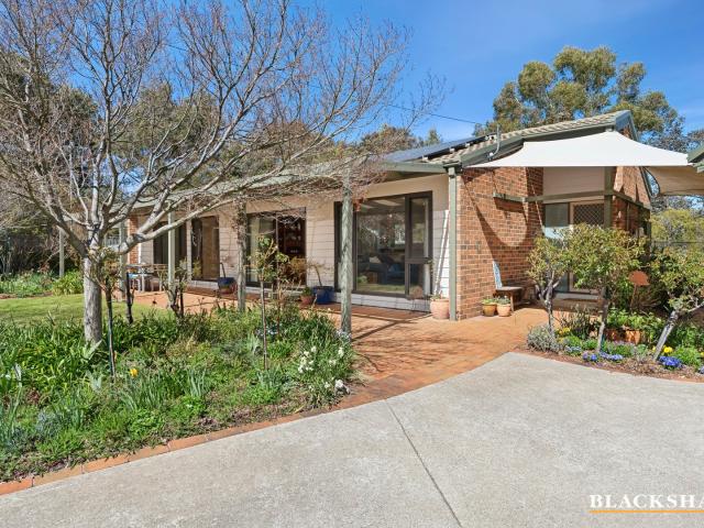 Solar Passive Living Surrounded by Tranquil Gardens