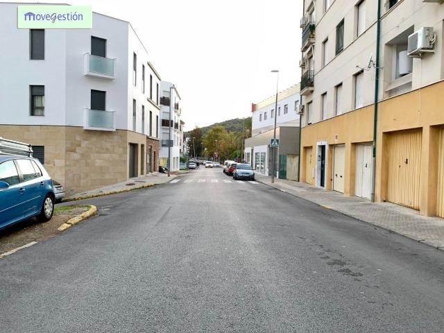 SOLARES EN ZONA CENTRO UBRIQUE