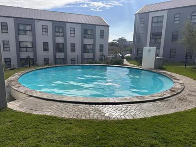 solaris crest 2 beds, 1 bath, 2nd floor