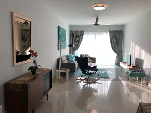 Solaris Dutamas, Batu