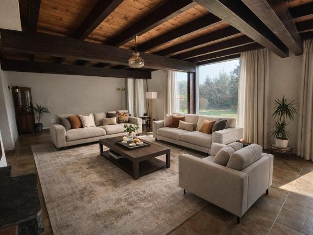 SOLE AGENT 9 Room Detached Villa with Garden