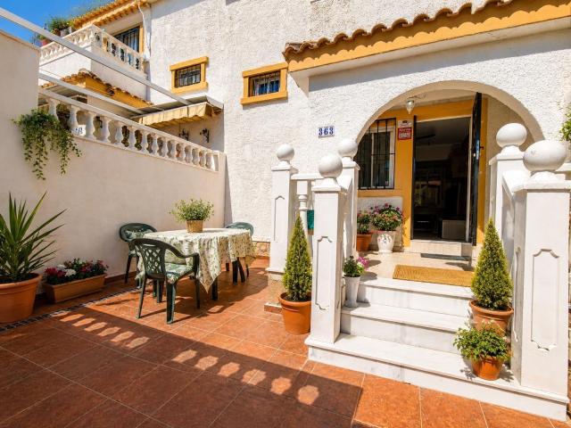 Soleado adosado en urbanizacion cerrada en Gran Alacant Santa Pola