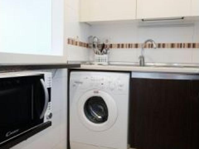 Soleado apartamento de 1 dormitorio con balcón en alquiler en Tetuán, Madrid