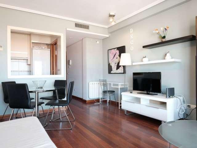 Soleado apartamento de 1 dormitorio en alquiler, Tetuán, Madrid
