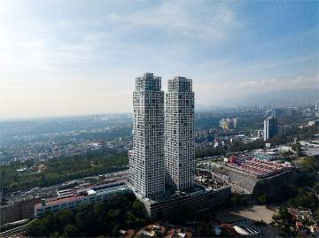 Soleado departamento moderno en Bosques, con todas las amenidades!