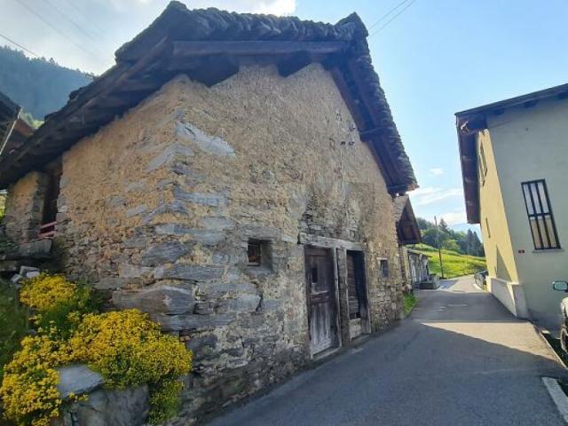 SOLEGGIATO, IN POSIZIONE TRANQUILLA