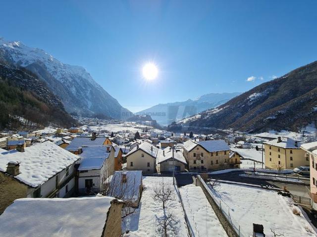 SOLEGGIATO, SPAZIOSO E CON VISTA