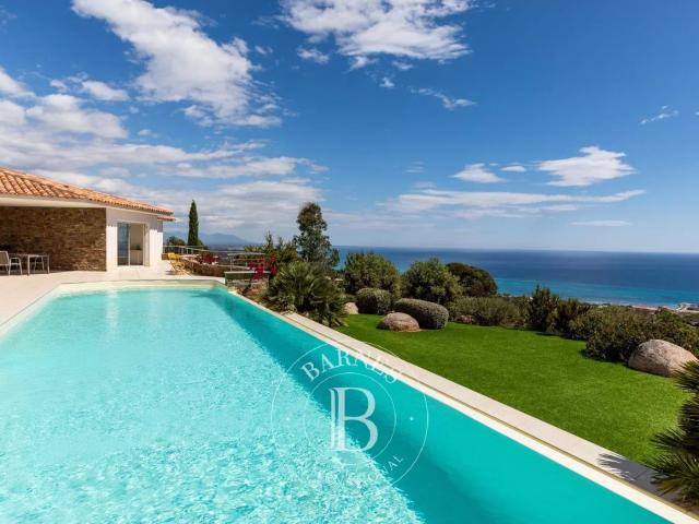 Solenzara, 6 Chambres, Piscine, Vue mer panoramique, Proche. 274m² Sari Solenzara